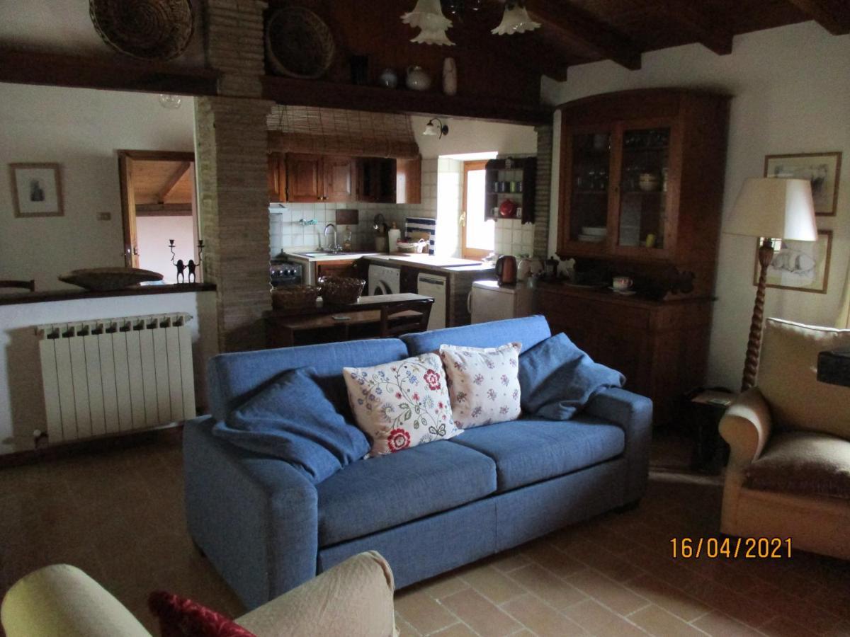 Appartement Localita S Cecilia 30, Urbania Extérieur photo
