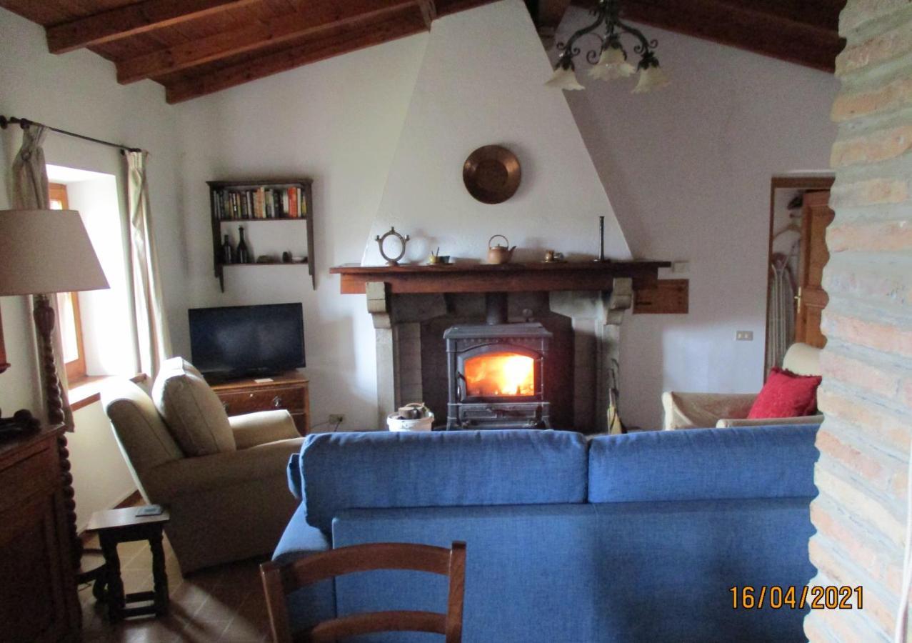 Appartement Localita S Cecilia 30, Urbania Extérieur photo