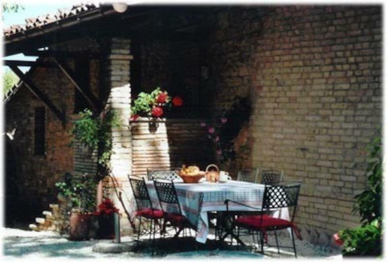 Appartement Localita S Cecilia 30, Urbania Extérieur photo